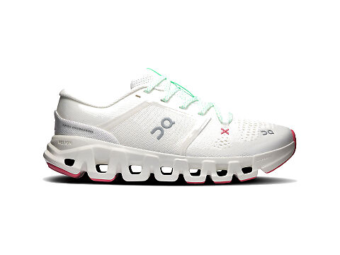 A photograph of Women's On Cloud X 5